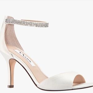 NINA VOLANDA IVORY HEELS - WOMENS SIZE 10